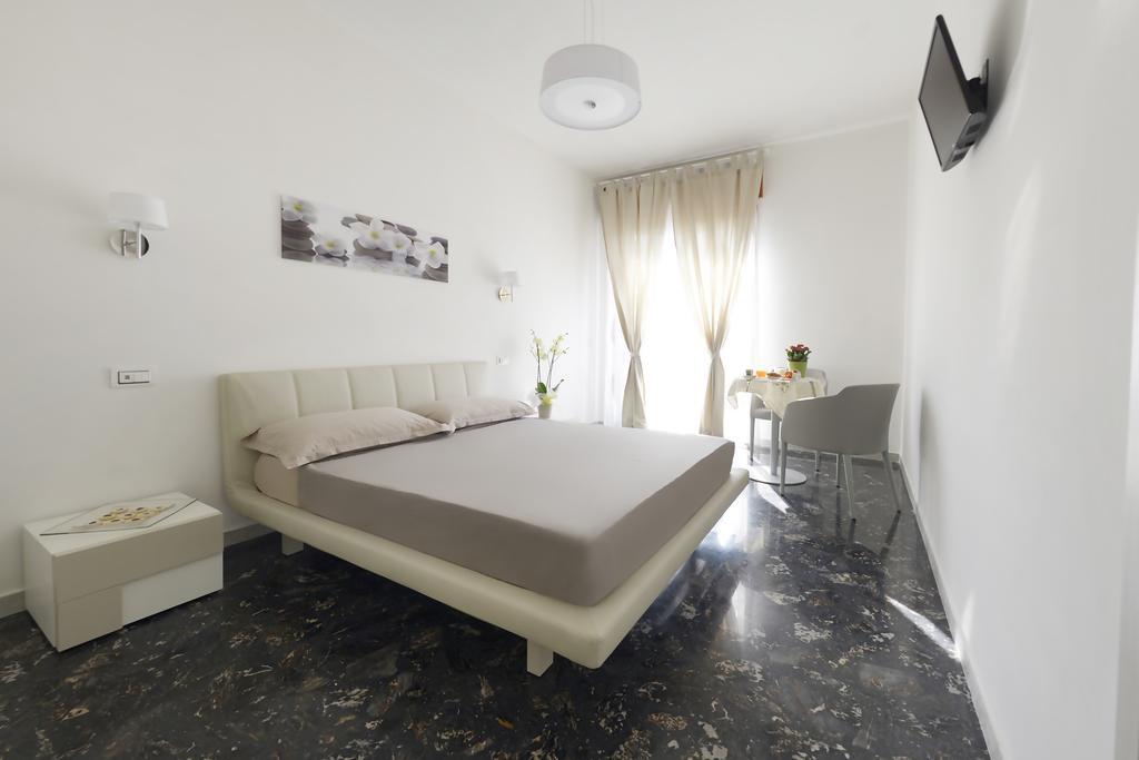 B&B La Vie En Rose Salerno Oda fotoğraf